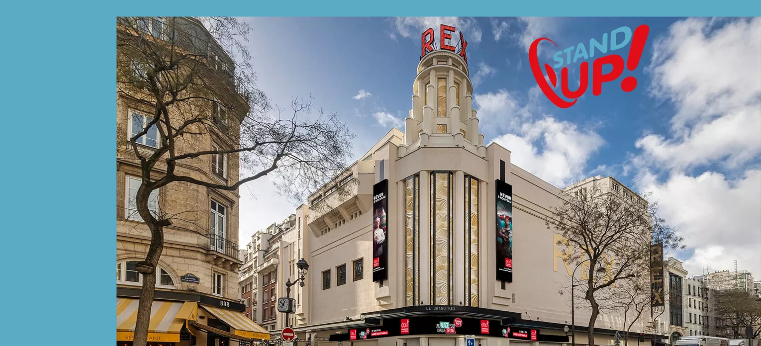 Grand Rex habillé aux couleurs d'Apprentis d'Auteuil 