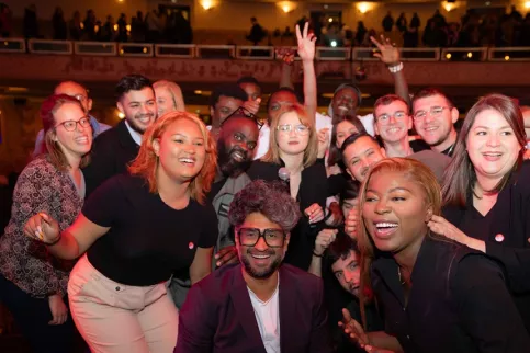 Stand up au Grand Rex - tous les jeunes avec Sébastien Follin